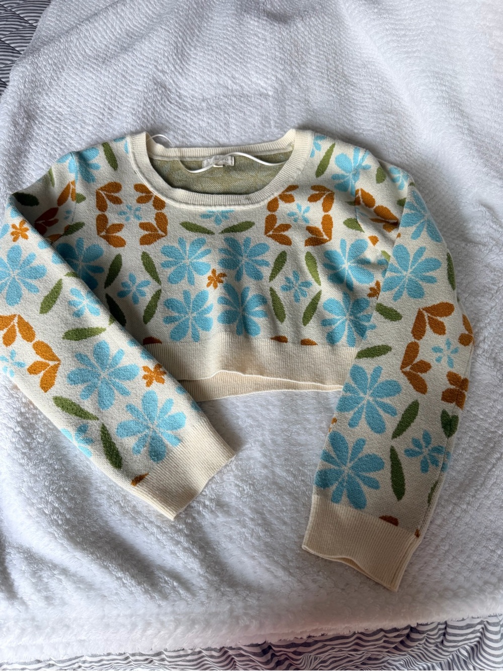 La Hearts Cream Cropped Crewneck Sweater with Blue & Mustard Floral